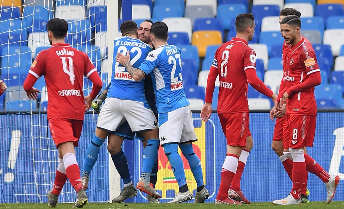 Insigne calcia i rigori alla Jorginho, Ospina si riscatta e il Napoli batte il Perugia 2-0