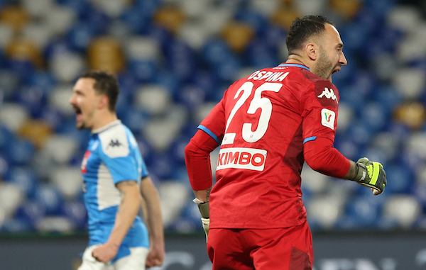 Fa quasi tutto Ospina che consegna al Napoli e a Gattuso la finale contro Sarri. Ma sarà squalificato