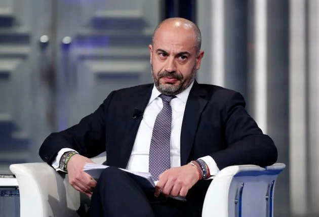 Dialogo tra Montalbano e Paragone