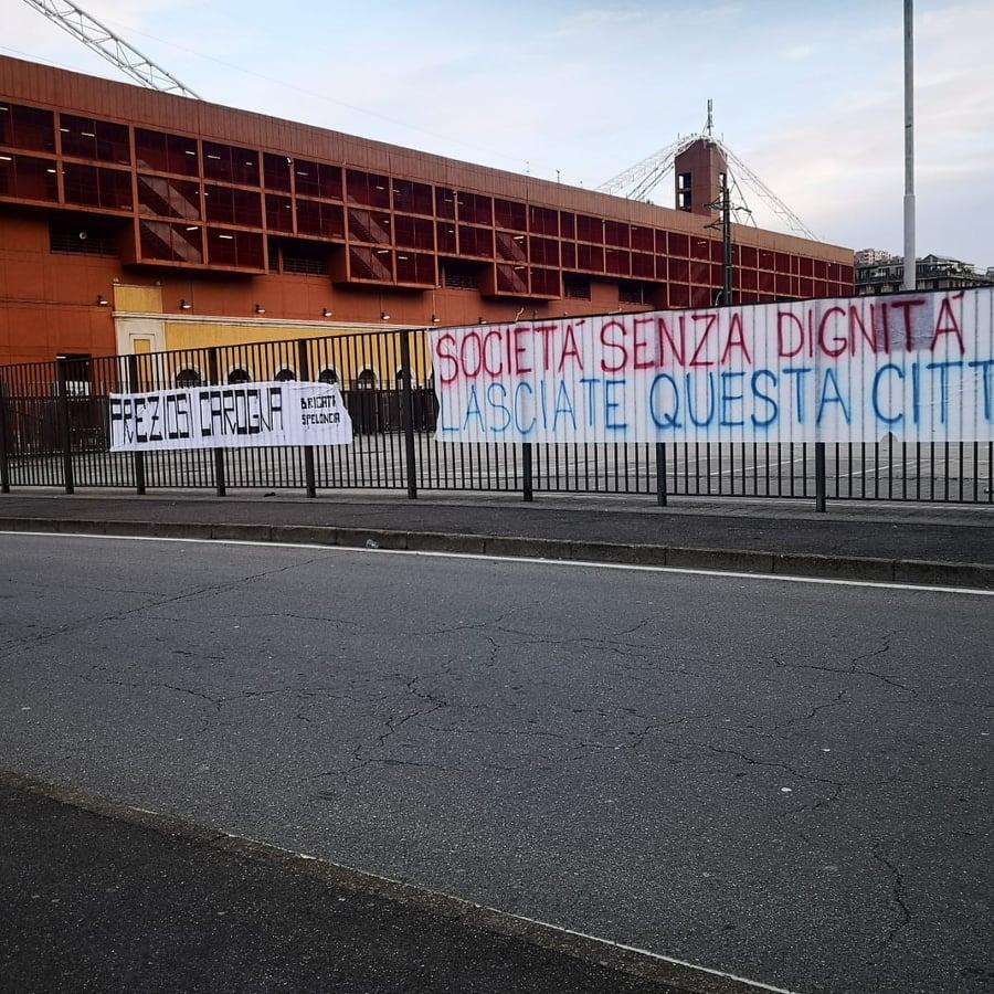 Genoa, la Nord invita Preziosi a vendere la società ma applaude la squadra