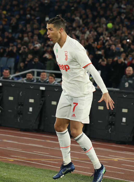 Il Daily Mail: la Uefa ha cambiato modulo al suo best 11 pur di includere Ronaldo (poco votato) Il Daily Mail: la Uefa ha cambiato modulo al suo best 11 pur di includere Ronaldo (poco votato)