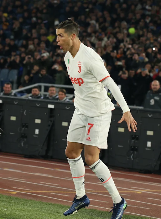 Uefa ha cambiato modulo al suo best 11 pur di includere Ronaldo
