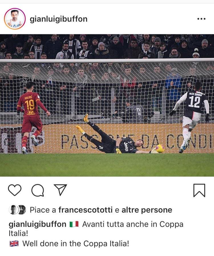 Bufera sui social: i tifosi della Roma attaccano Totti per il like a Buffon Bufera sui social: i tifosi della Roma attaccano Totti per il like a Buffon