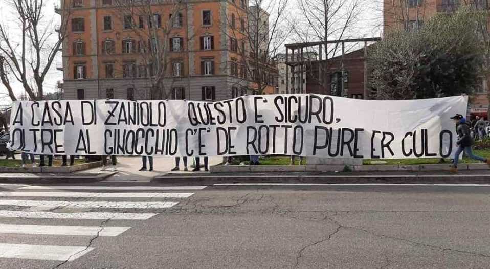 Roma-Lazio: nuovo striscione contro Zaniolo