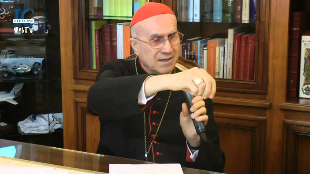 il cardinale bertone i papi e il calcio