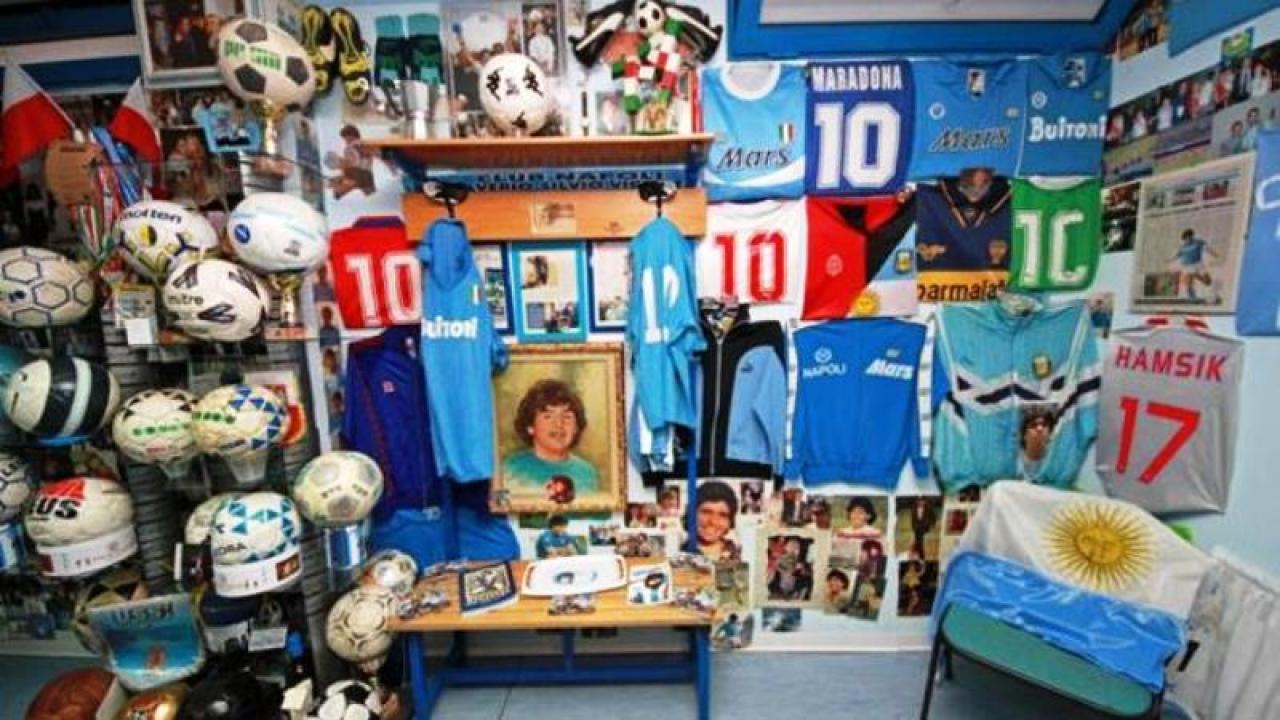 La sorpresa del Mundo Deportivo “il museo di Maradona in un seminterrato”