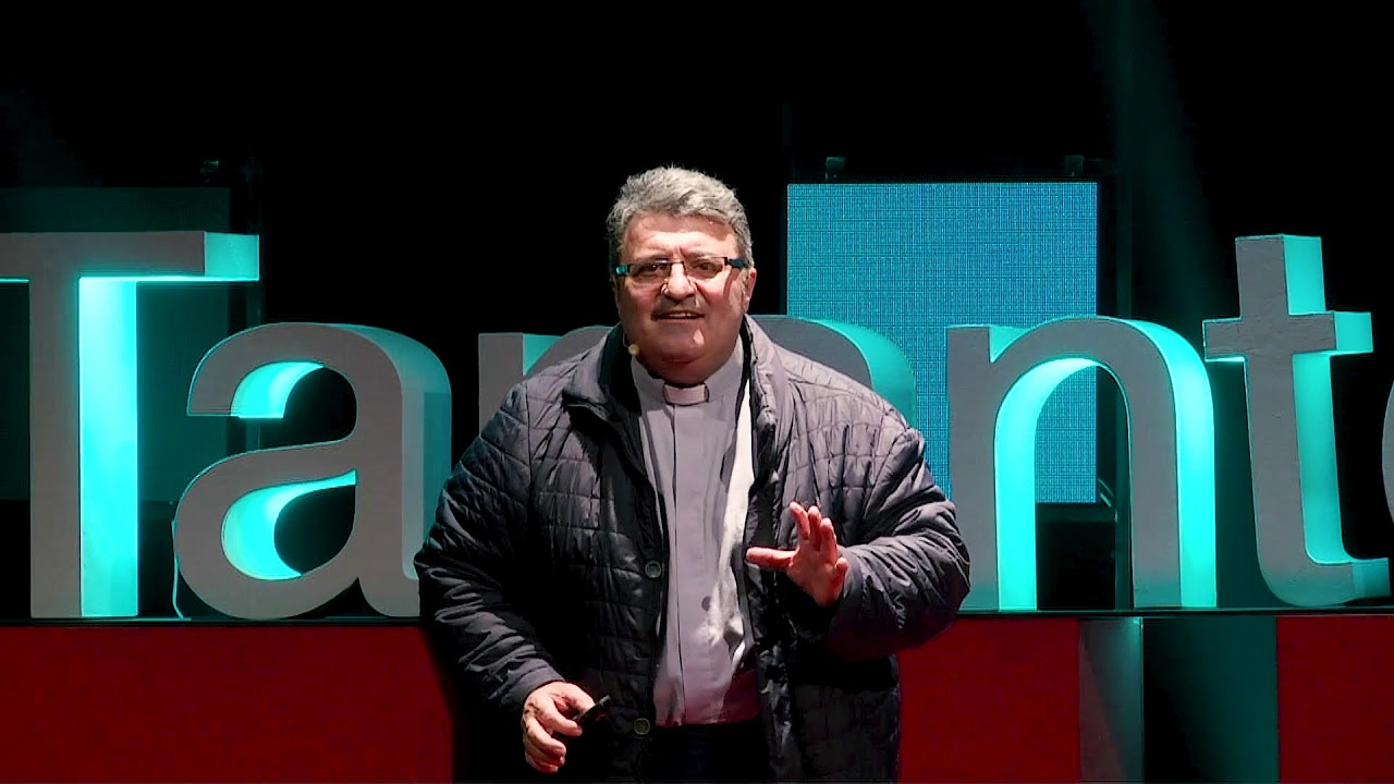 Padre Joystick, ovvero Don Patrizio, che inaugura il catechismo attraverso i videogiochi