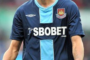 La Premier League e la piaga delle scommesse: un club su due ha lo sponsor che le promuove item-thumbnail