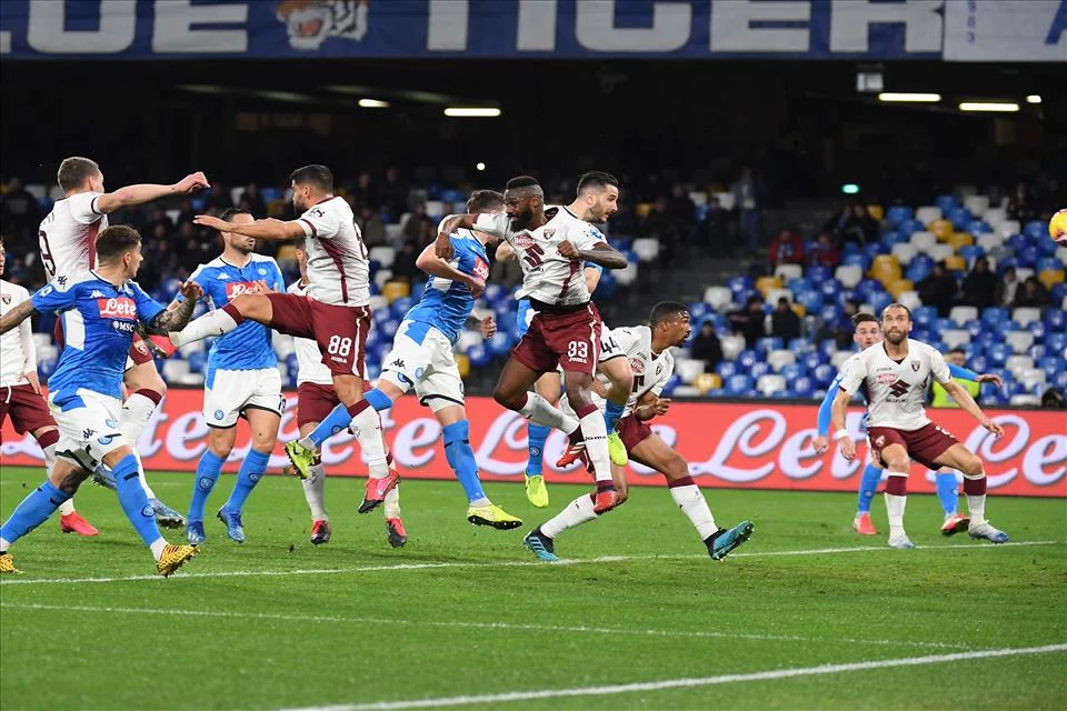 il Napoli non è bello ma concreto