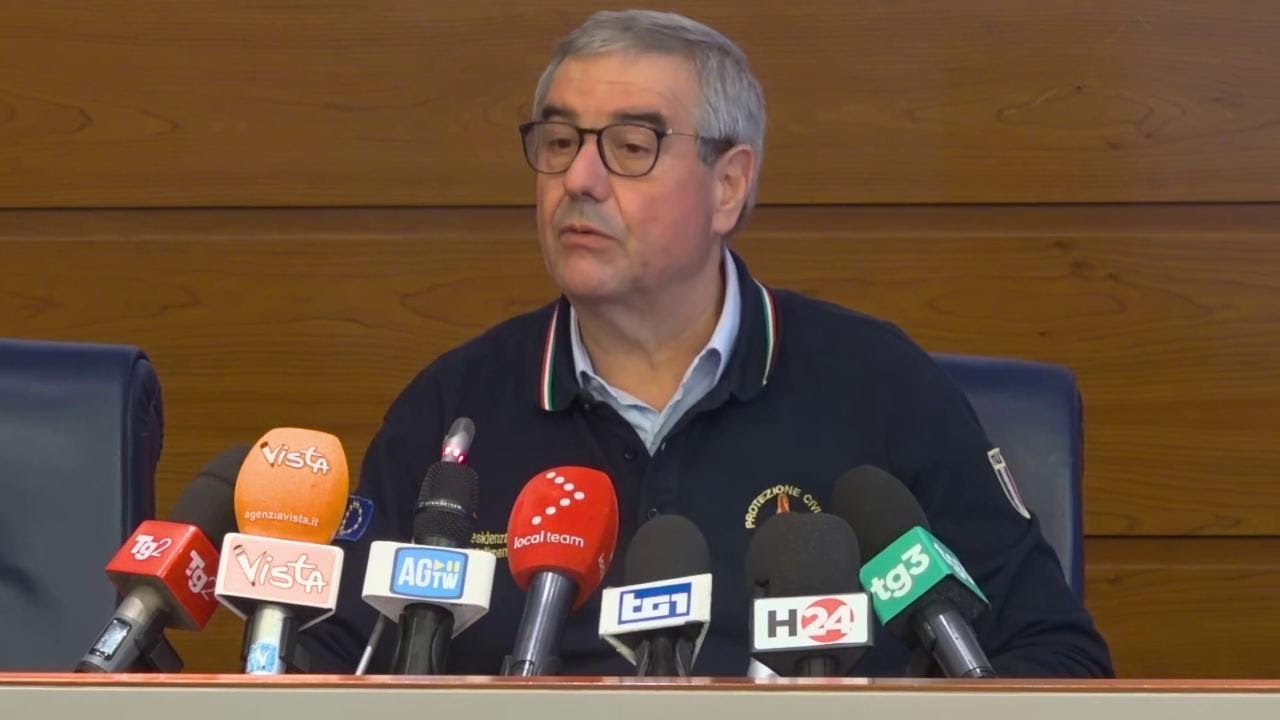 Coronavirus Italia, 132.547 casi totali, ancora 636 morti. Terapie intensive in alleggerimento Coronavirus Italia, 132.547 casi totali, ancora 636 morti. Terapie intensive in alleggerimento
