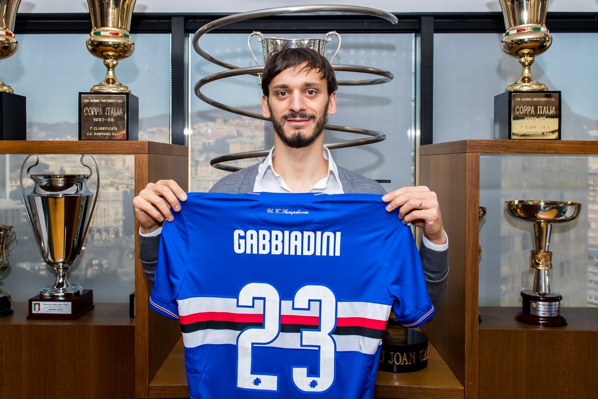 Gabbiadini a Sky: “Chiedo scusa per il look ma sono senza barbiere come Mattarella” Gabbiadini a Sky: “Chiedo scusa per il look ma sono senza barbiere come Mattarella”