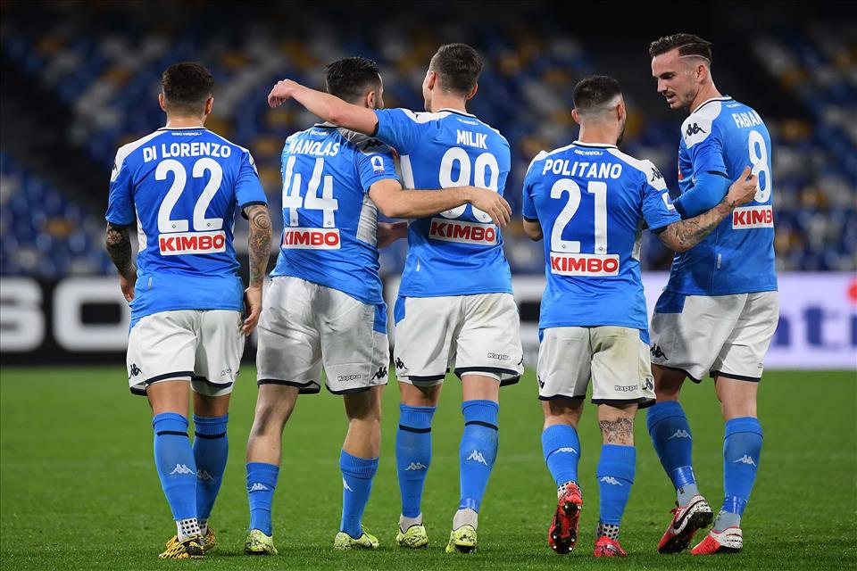 Repubblica: i calciatori del Napoli sono aperti al taglio degli stipendi