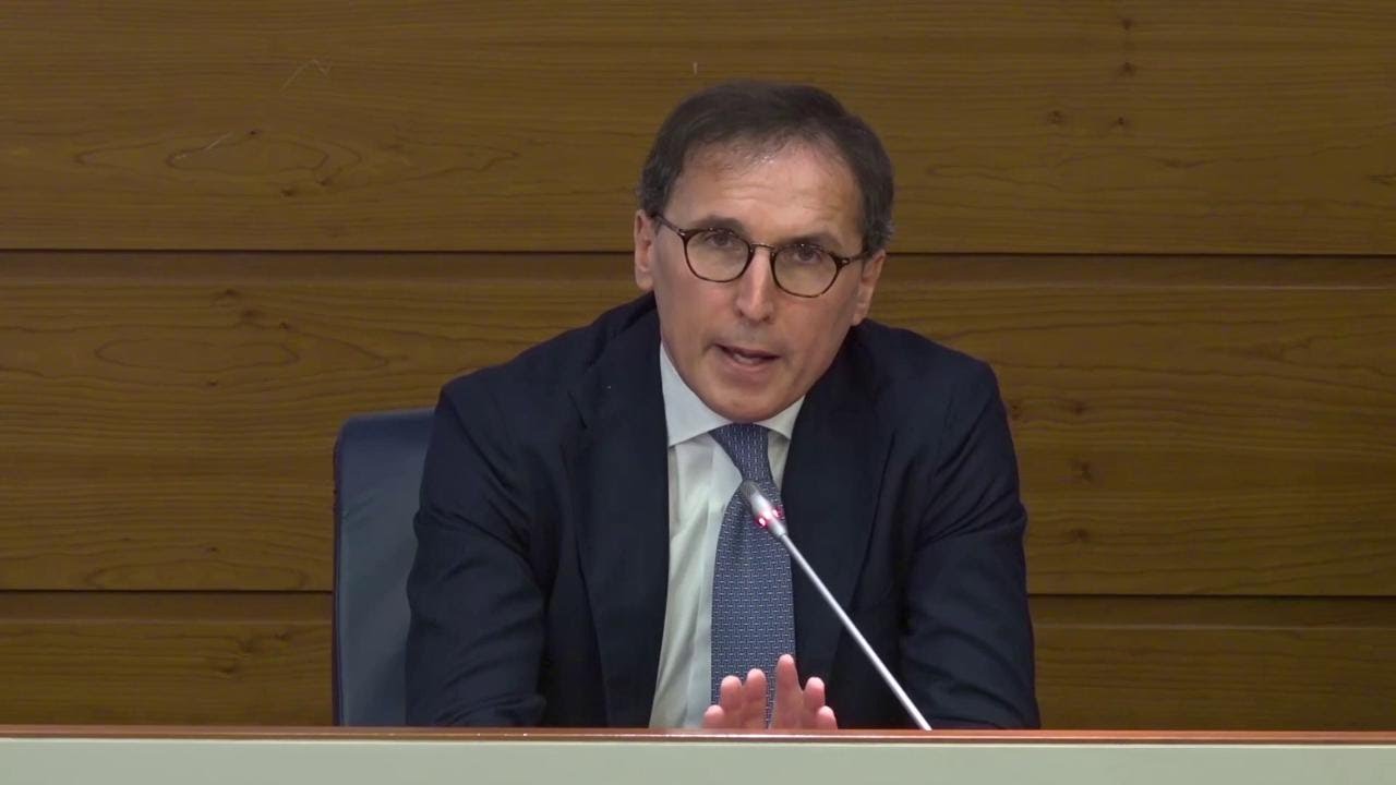 Boccia: “Non escludiamo limitazioni di spostamento tra le Regioni”