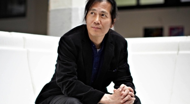 Il filosofo Byung-chul: l’Occidente sta soccombendo al virus perché antepone l’individuo alla collettività Il filosofo Byung-chul: l’Occidente sta soccombendo al virus perché antepone l’individuo alla collettività