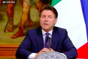 Conte e la scuola: “Ci saranno disagi, soprattutto all’inizio, ma saremo al vostro fianco” item-thumbnail