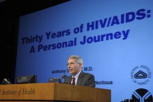 Fauci: non sappiamo cosa faccia il virus ai bambini, e voi volete riaprire le scuole… item-thumbnail