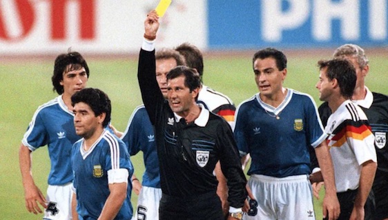 Codesal l’arbitro di Italia 90: «Maradona mi disse che ero stato mandato dalla Fifa per derubarlo»