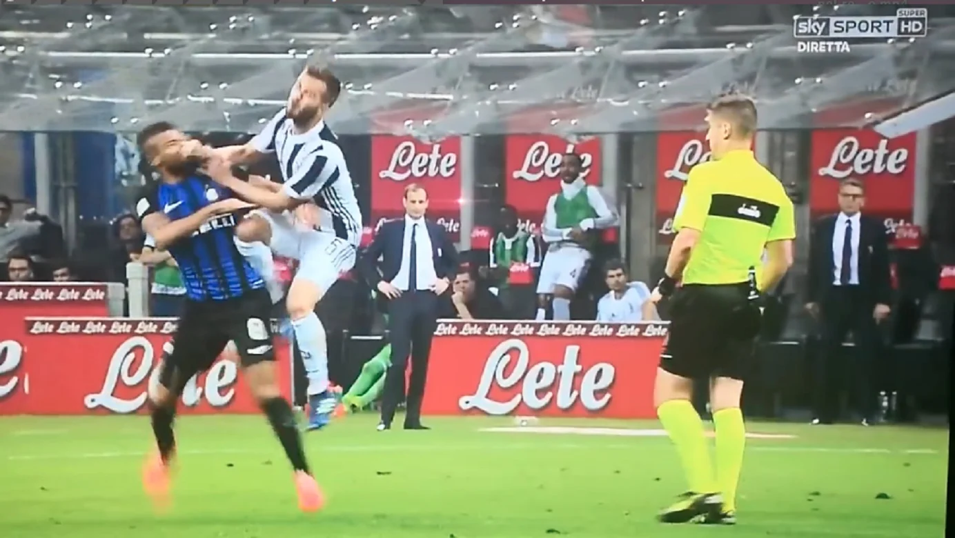 Rizzoli Il fallo di Pjanic