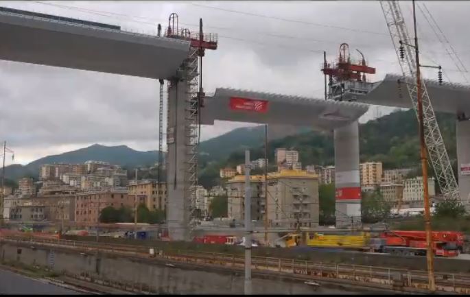 Ponte Morandi, inaugurazione in diretta tv, come Sanremo. I parenti delle vittime insorgono