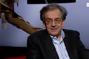 Finkielkraut: «Dovremmo riscoprire il senso delle distanze. Un po’ di distanza aiuta la civiltà» item-thumbnail