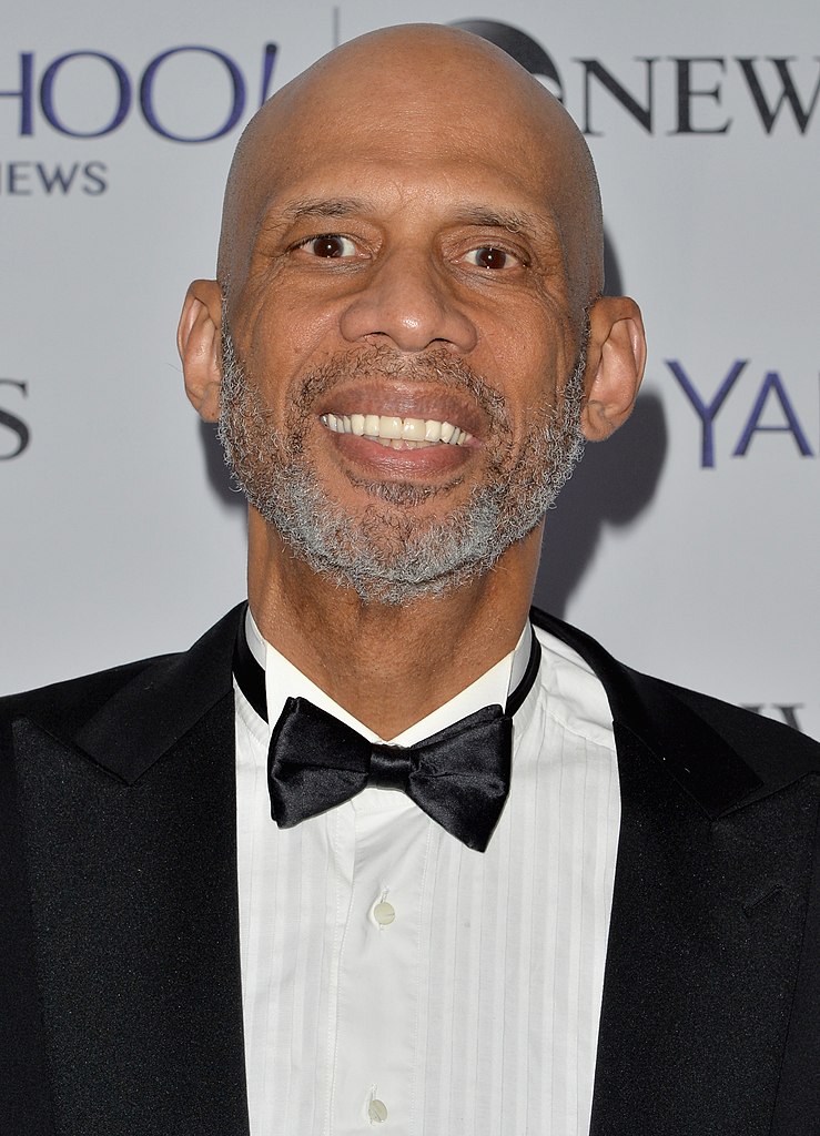Kareem Abdul Jabbar scrive il discorso che vorrebbe sentire da Trump Kareem Abdul Jabbar scrive il discorso che vorrebbe sentire da Trump