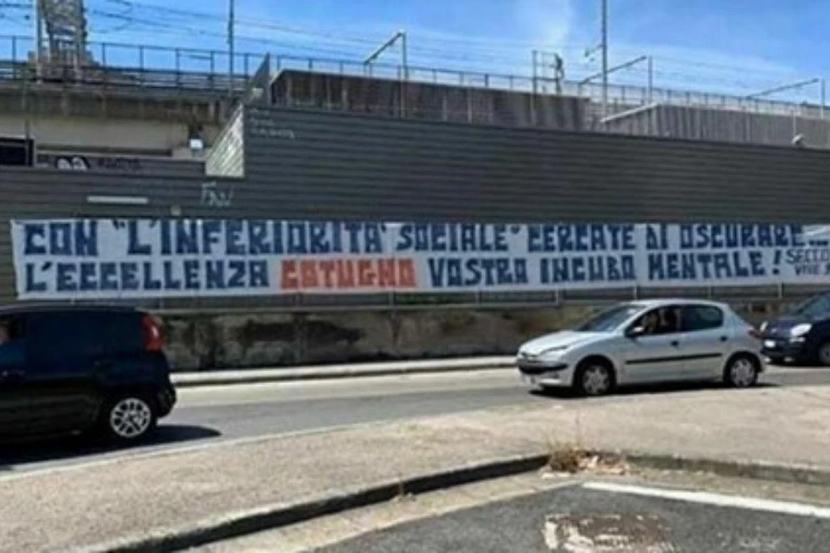 striscione degli ultras del Napoli