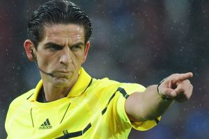 L’arbitro tedesco Aytekin: «A porte chiuse mancano quelle emozioni per cui viviamo» item-thumbnail