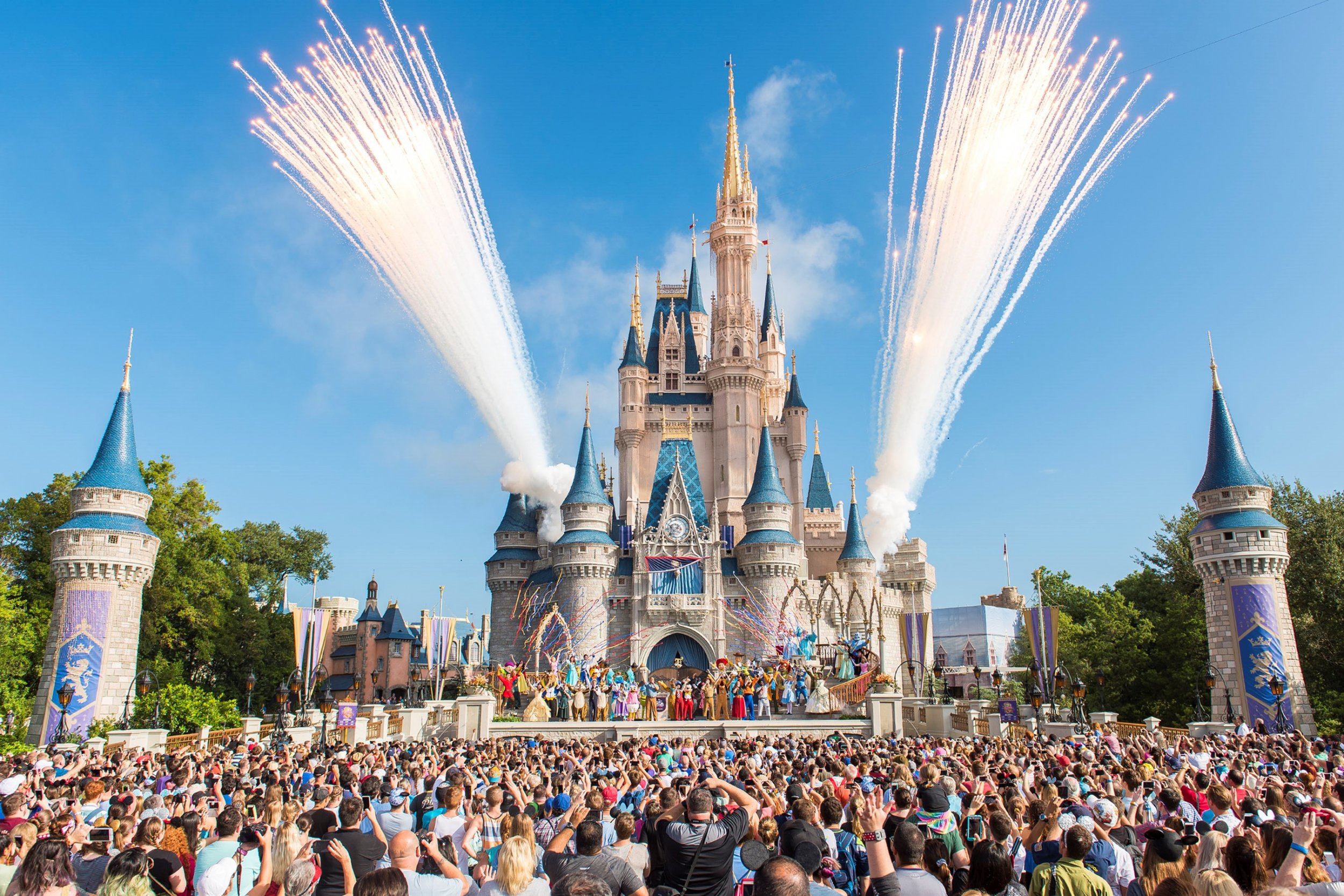 Il Covid si abbatte sulla Disney: annunciato il licenziamento di 28mila dipendenti