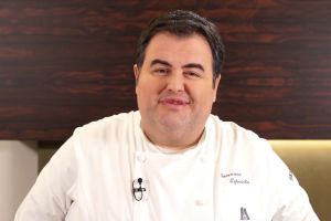 Campania, ristoranti pronti al via. Allo studio di De Luca il protocollo dello chef Gennaro Esposito item-thumbnail