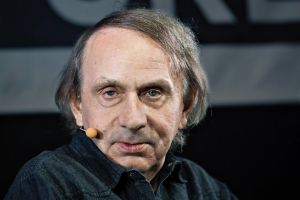 Houellebecq: che virus banale. Non ha cambiato il mondo, sarà solo un po’ peggio item-thumbnail