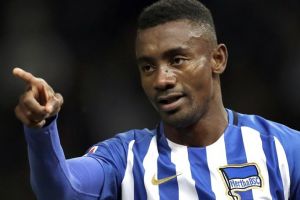 Il video del calciatore dell’Herta (Kalou) che mette a rischio la Bundesliga item-thumbnail