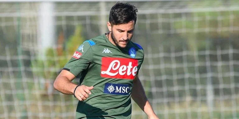 Manolas