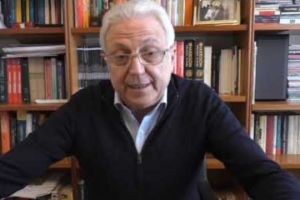 «Il virus è più debole. È mutato per sopravvivere più a lungo nell’uomo» item-thumbnail