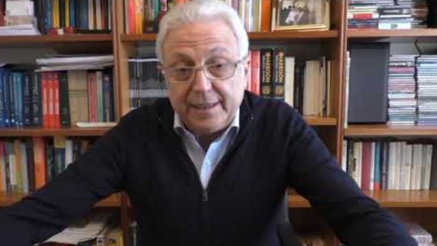 «Il virus è più debole. È mutato per sopravvivere più a lungo nell’uomo» «Il virus è più debole. È mutato per sopravvivere più a lungo nell’uomo»