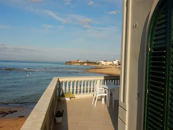 Dialogo tra Montalbano e Catarella sullo scirocco