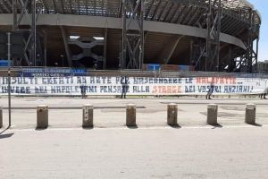 “Insulti creati ad arte contro i napoletani. Pensate alla strage dei vostri anziani” item-thumbnail