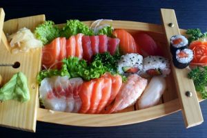 Mattino: A Napoli boom del delivery. Il sushi ha troppe richieste. «Costretti a dire dei no» item-thumbnail