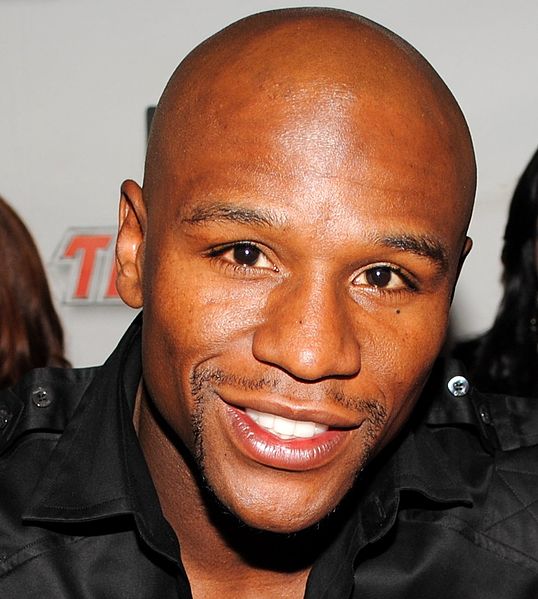 L’ex campione del mondo di pugilato Mayweather pagherà i funerali di George Floyd