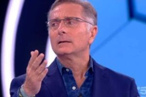 Bonolis: «Lo smartphone? Dopo i 16 anni, sennò i ragazzi perdono memoria e fantasia» item-thumbnail