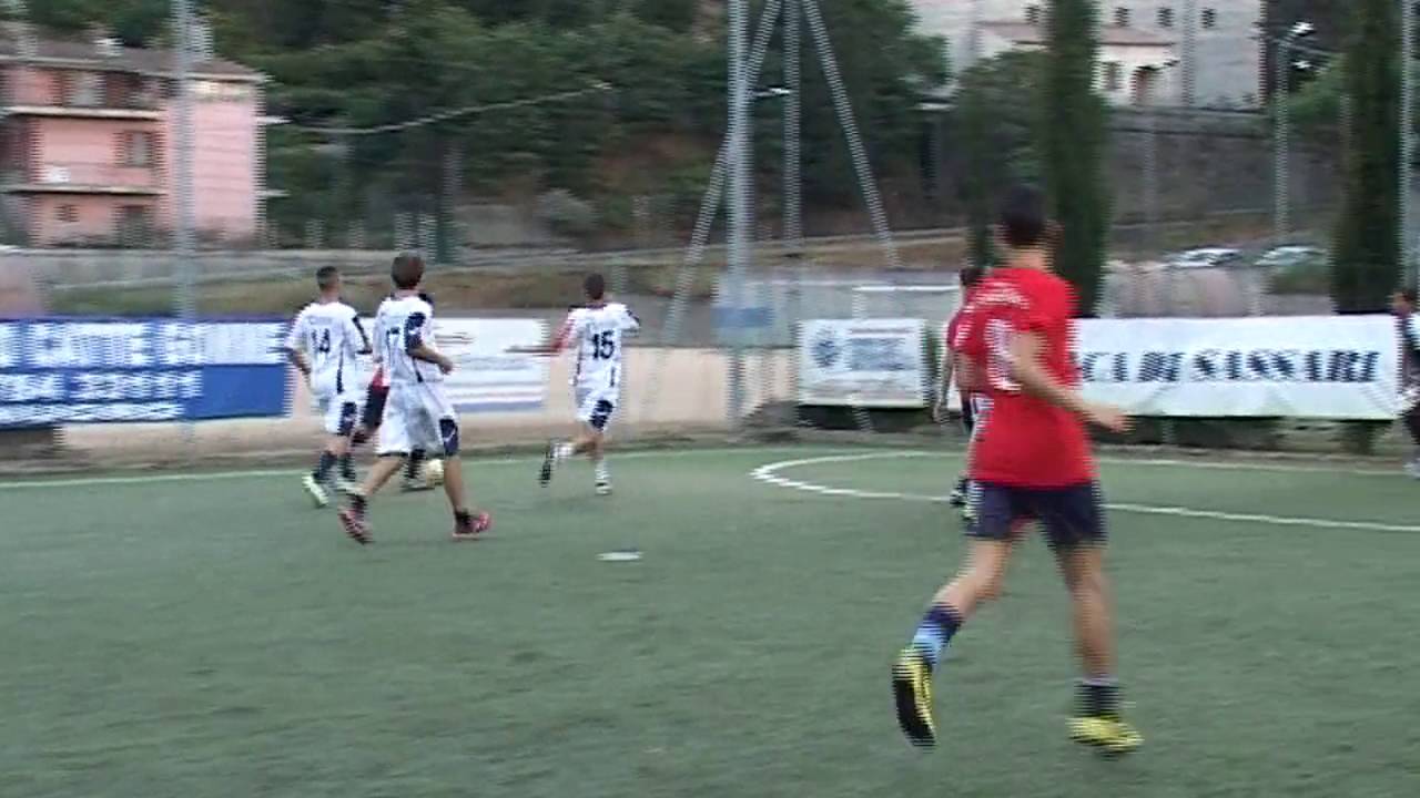Lopalco: «No al calcetto? Limitazione fuori luogo. Le persone si vedrebbero comunque per una pizza» Lopalco: «No al calcetto? Limitazione fuori luogo. Le persone si vedrebbero comunque per una pizza»