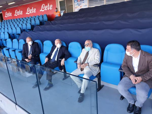 De Laurentiis ha avuto un incontro con De Luca al San Paolo De Laurentiis ha avuto un incontro con De Luca al San Paolo