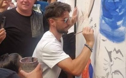Il Mattino: Bagno di folla per Mertens ai Quartieri Spagnoli Il Mattino: Bagno di folla per Mertens ai Quartieri Spagnoli