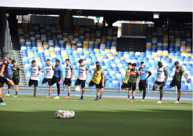 Napoli, il report dell’allenamento: Lobotka torna a lavorare in gruppo Napoli, il report dell’allenamento: Lobotka torna a lavorare in gruppo