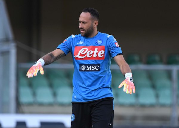 Dazn: Ospina sta bene, ferita chiusa. Il portiere segue la partita da bordocampo