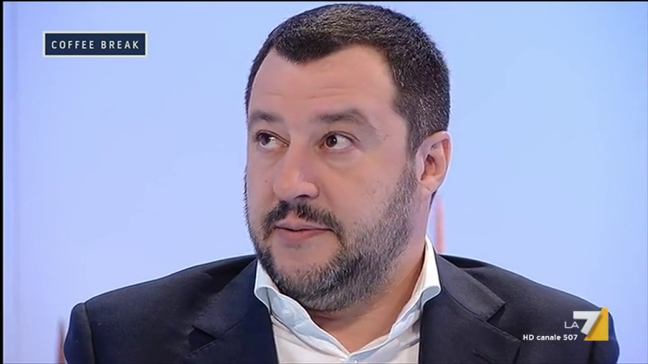 Repubblica: Tensione a Mondragone, Salvini costretto a sospendere il comizio