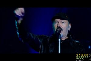 Vasco Rossi: «Al terzo concerto mi tirarono le freccette, mi sentii umiliato, volevo smettere» item-thumbnail