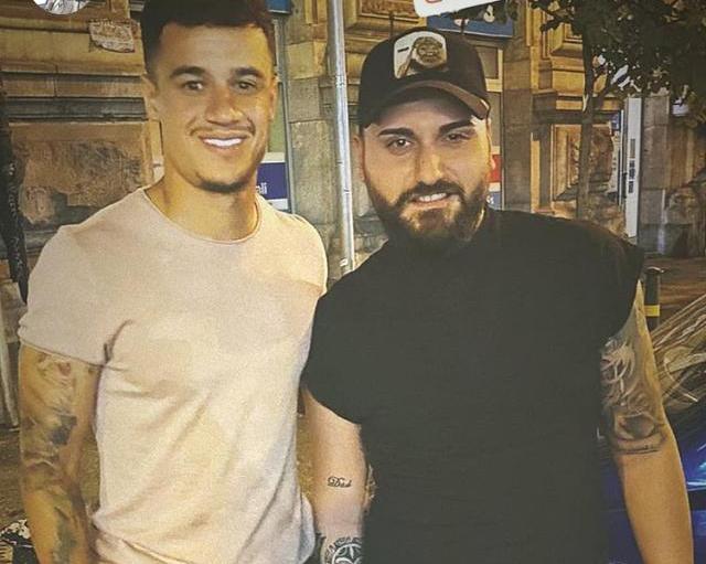 Coutinho in vacanza a Napoli: cena al ristorante giapponese e gita nel golfo