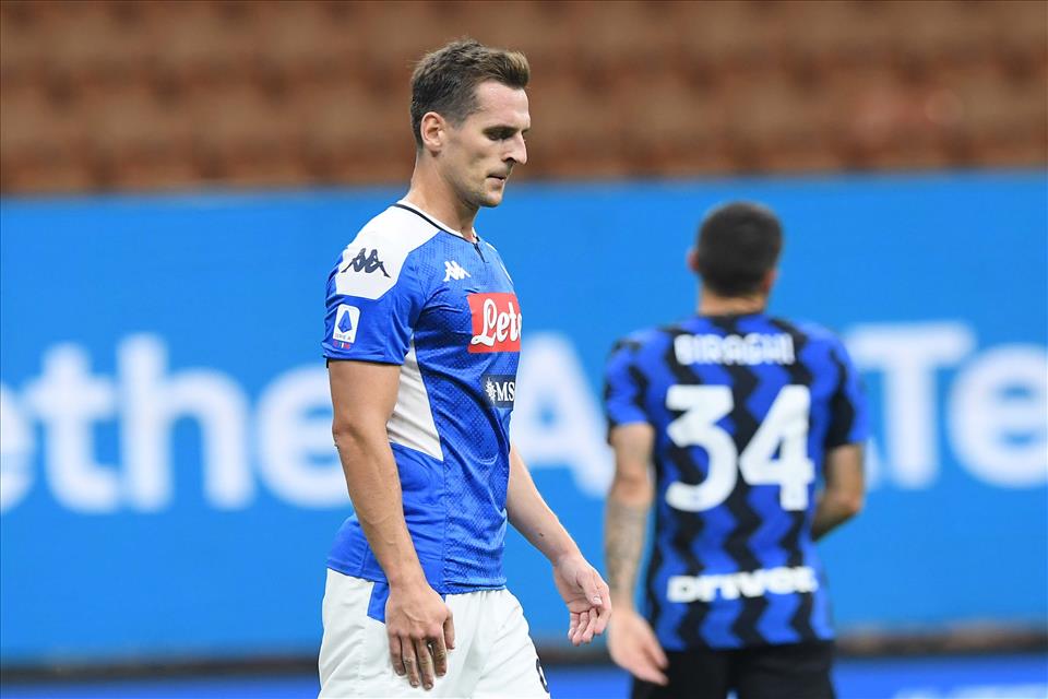 Milik: “A Napoli quattro anni meravigliosi, ma voglio evolvere. Qui altri giocano col contratto in scadenza»