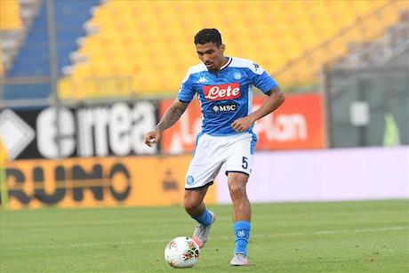 Napoli ed Everton vicini all’accordo per Allan, si chiude a 35 milioni (30 cash e il resto benefit)