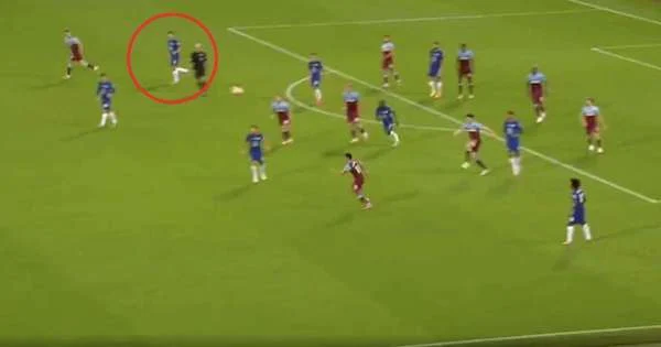 Gary Neville attacca Alonso